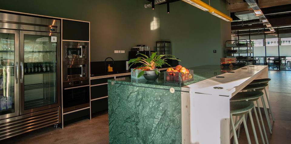 Vierer Büro mit Balkon – flexibel, möbliert, 247 Studio One zimmer