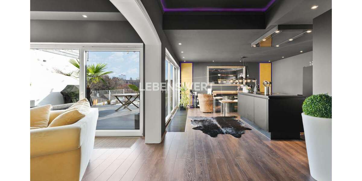 Etagenwohnung Solingen Mitte - 3 Zimmer, 116 m&sup2;, 310.000&euro; | Angebot:25519374