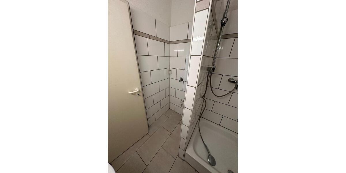 Etagenwohnung Düsseldorf Stadtbezirk 3 - 6 Zimmer, 49 m&sup2;, 850&euro; | Angebot:25305563