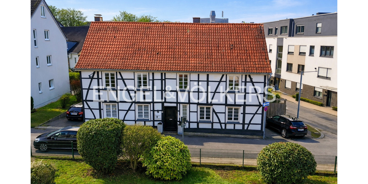 Einfamilienhaus Mettmann Metzkausen - 7 Zimmer, 270 m&sup2;, 725.000&euro; | Angebot:25688636