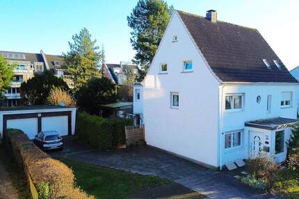 Attraktive Doppelhaushälfte mit großem Garten, Doppelgarage und 5 Zimmern! 5 zimmer