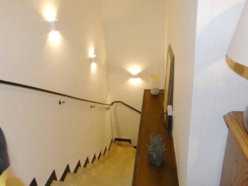ECHT FAMILIENTAUGLICH - 5- Zimmer Erdgeschoss-Maisonette mit Balkon, Loggia + Terrasse