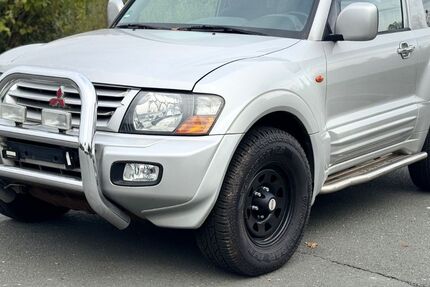 Mitsubishi Pajero 238.953 km 6.800 € Essen 45144