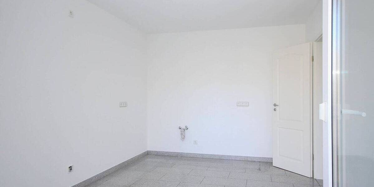 Großzügige Erdgeschosswohnung mit großem Balkon in ruhiger Lage 2 zimmer