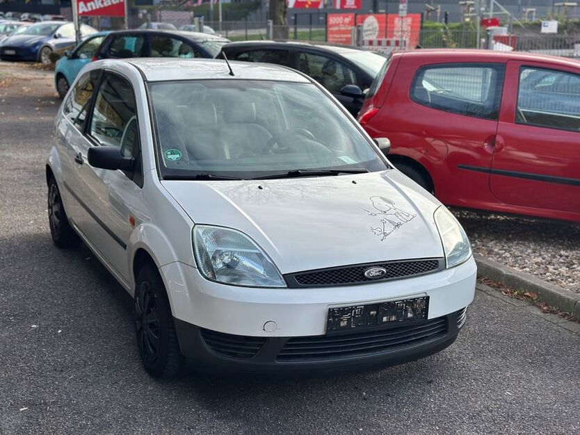 Ford Fiesta 181.000 km 1.390 € Essen 45145