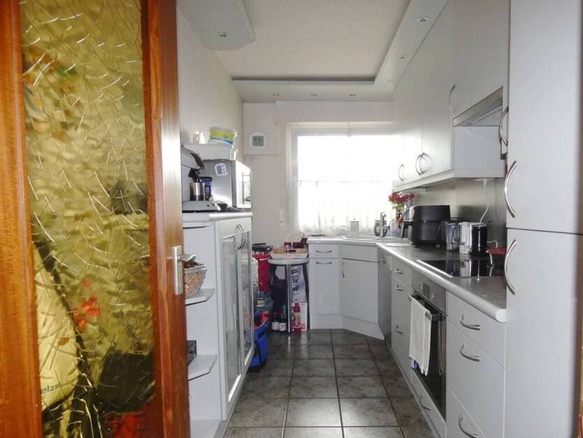 ECHT FAMILIENTAUGLICH - 5- Zimmer Erdgeschoss-Maisonette mit Balkon, Loggia + Terrasse