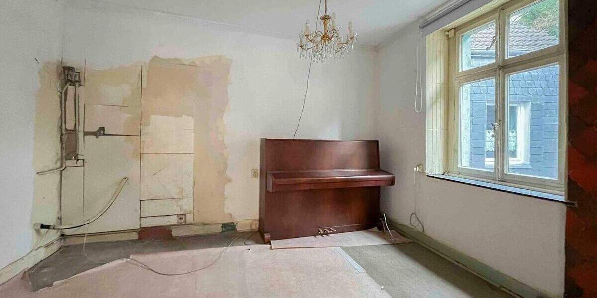 Einfamilienhaus Solingen Gräfrath - 6 Zimmer, 108 m&sup2;, 160.000&euro; | Angebot:25781326