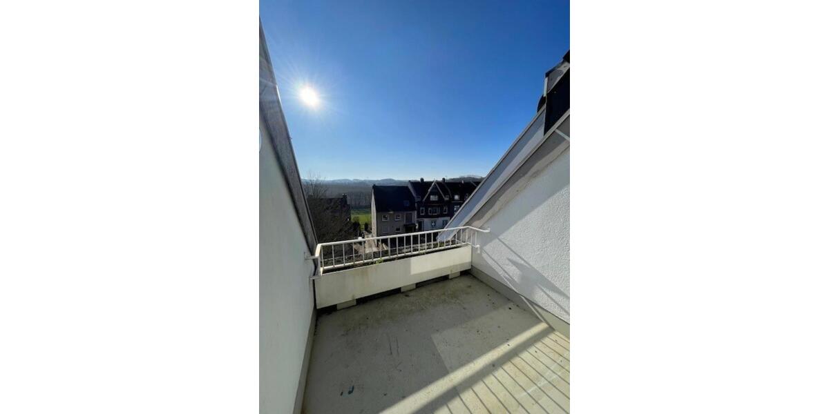 Dachgeschoßwohnung Velbert Pöthen - 3 Zimmer, 81 m&sup2;, 460&euro; | Angebot:25363968