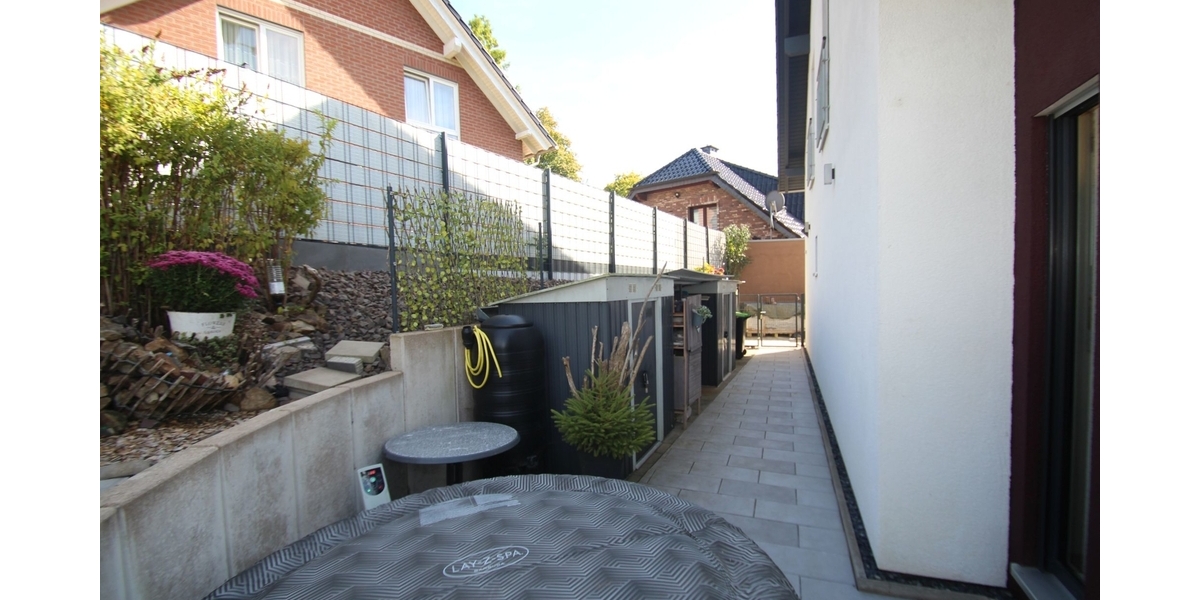 Mit 3D: Einfamilienhaus mit schön angelegtem Garten und dem Blick ins Grüne! 4 zimmer