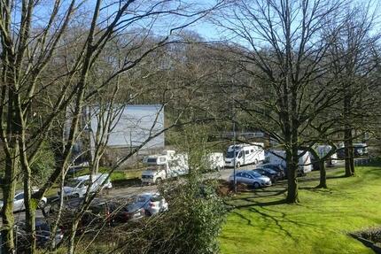 Helle 3,5-Zimmer-Wohnung m. 2 Balkons u.Garage v. privat bezugsfr 3.5 zimmer