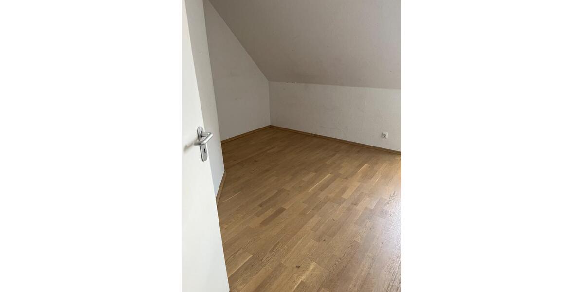 Etagenwohnung Monheim am Rhein - 4 Zimmer, 95 m&sup2;, 275.000&euro; | Angebot:26252279