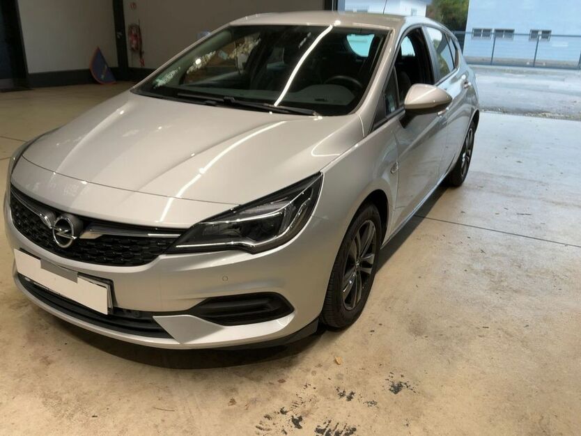Opel Astra 98.518 km 11.950 € Düsseldorf 40231