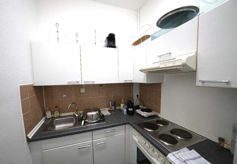 Provisionsfrei: Ca. 212 m² Büro-, Praxis- oder Studiofläche in Rtg.-Lintorf