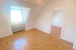Dachgeschoßwohnung Remscheid Gemarkung Bergisch Born - 3.5 Zimmer, 60 m&sup2;, 487&euro; | Angebot:26675431