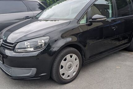 VW Touran 149.500 km 7.999 &euro; Hilden 40721