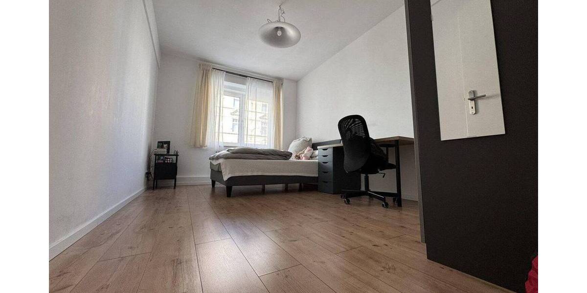 Etagenwohnung Düsseldorf Unterbilk - 3 Zimmer, 90 m&sup2;, 1.810&euro; | Angebot:26874110