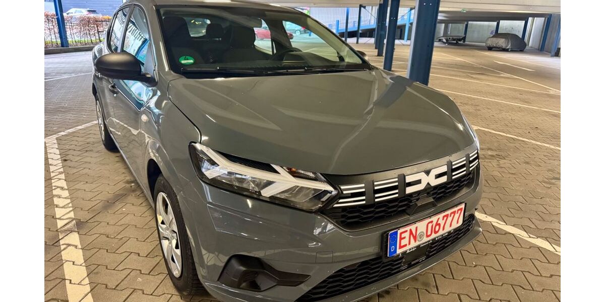 Dacia Sandero 9.000 km 9.990 &euro; Ennepetal 58256