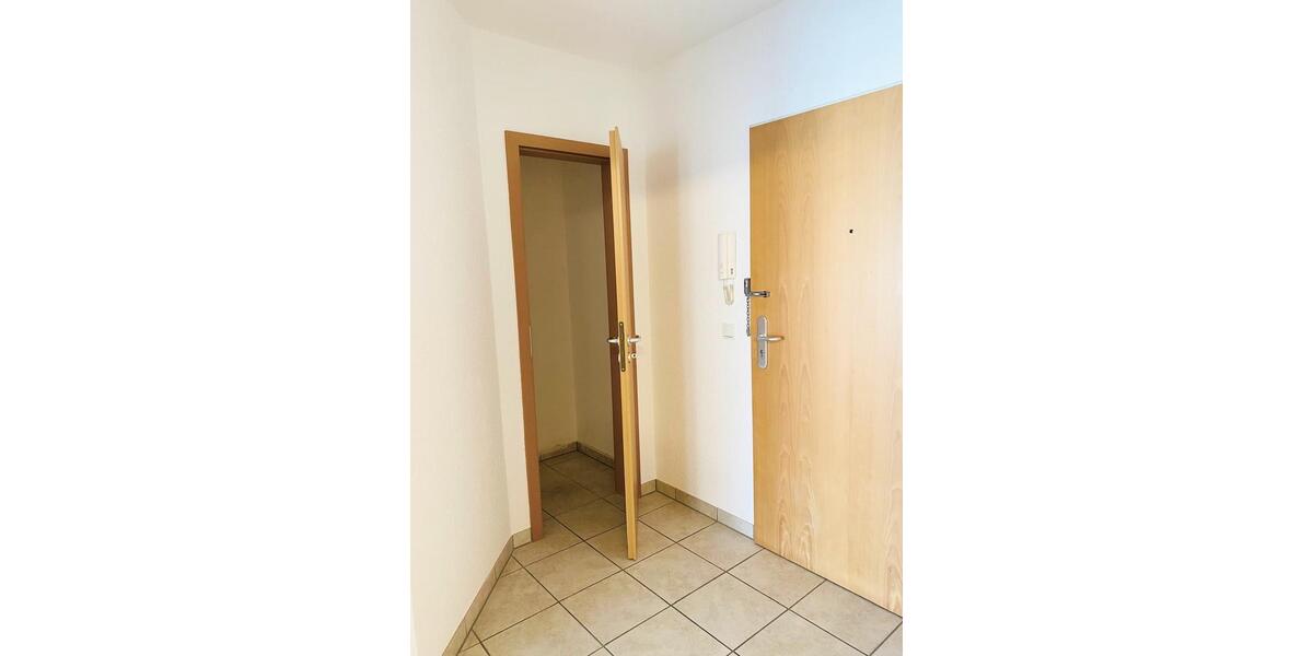 Tolle 2-Zi.-Wohnung mit Balkon, TG-Stellplatz, Dusche und Wanne 2 zimmer