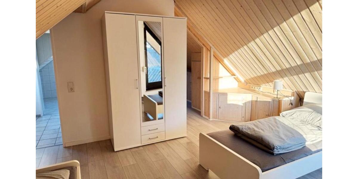 Doppelhaushälfte Bergisch Gladbach Frankenforst - 4 Zimmer, 150 m&sup2;, 1.875&euro; | Angebot:25871380