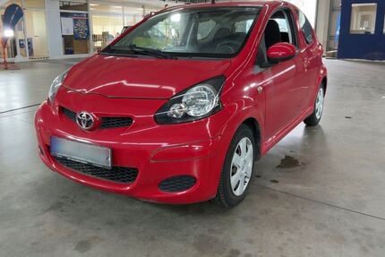 Toyota Aygo (X) 20.564 km 7.890 &euro; Düsseldorf 40477