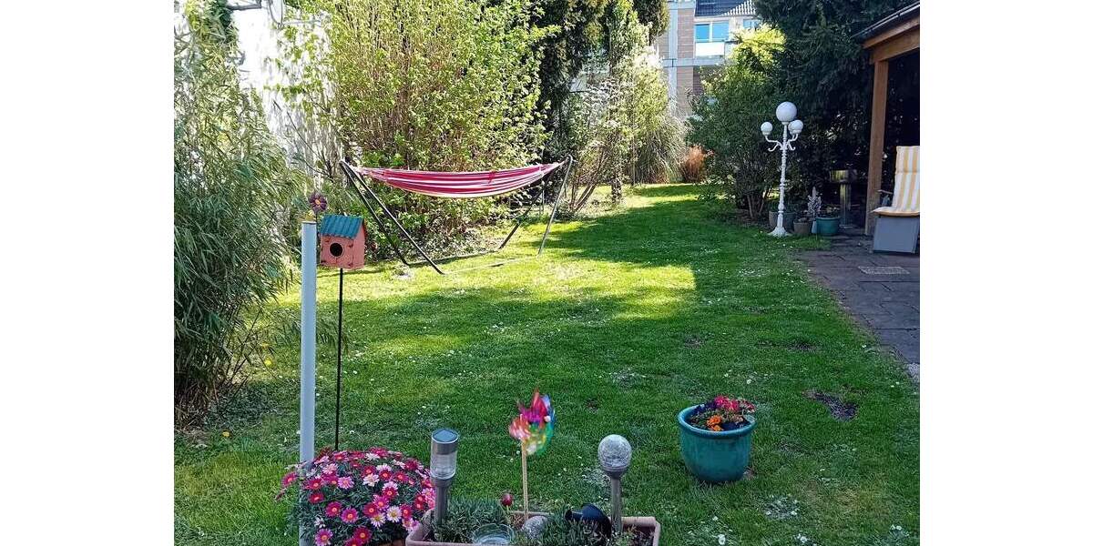 Attraktive Doppelhaushälfte mit großem Garten, Doppelgarage und 5 Zimmern! 5 zimmer