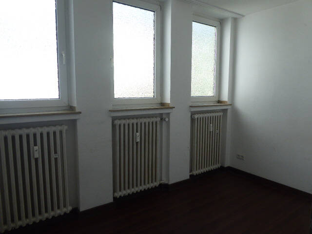 BEZUGSFREI IN 1A-LAGE RATHWESTFALENSTR. 8 RÄUME+2 BÄDER+WC KOMPLETT LAMINAT 3 EINGÄNGE ERDGESCHOSS 8 zimmer