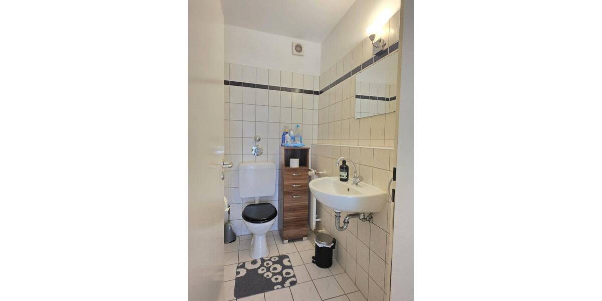 Etagenwohnung Düsseldorf Wersten - 2 Zimmer, 70 m&sup2;, 1.250&euro; | Angebot:26886504