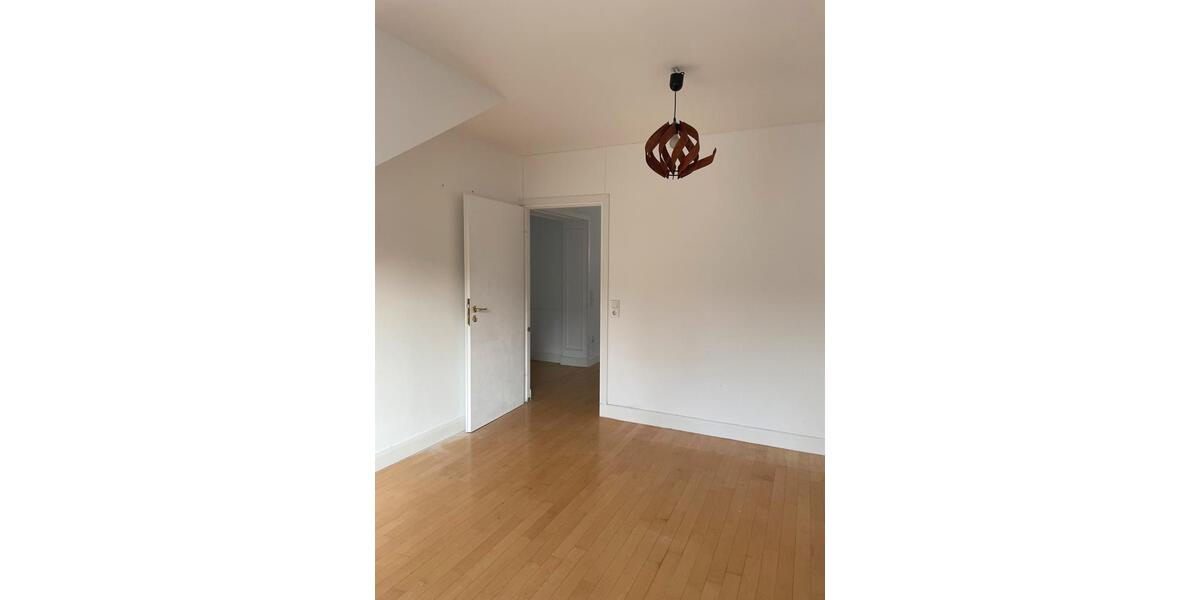 Wunderschöne helle Wohnung mit traumhafter Dachterrasse 3 zimmer