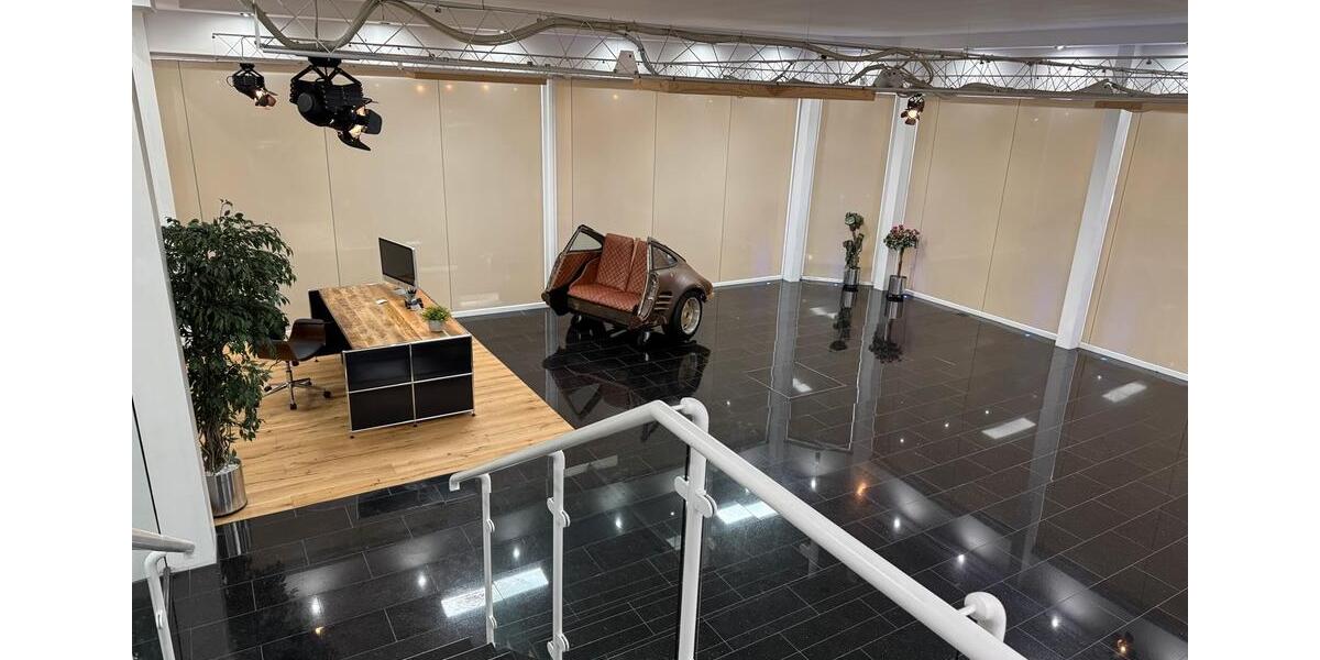 Befahrbare Halle Autohaus Gewerbehalle mit Büro zimmer