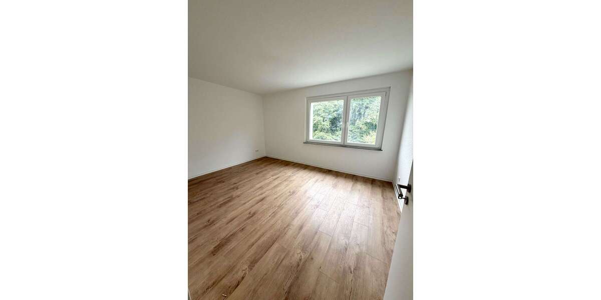 Etagenwohnung Wuppertal Arrenberg - 2 Zimmer, 68 m&sup2;, 650&euro; | Angebot:26817211