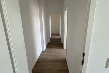 Wohnung Wuppertal Langerfeld - 5 Zimmer, 127 m&sup2;, 1.150&euro; | Angebot:25325753