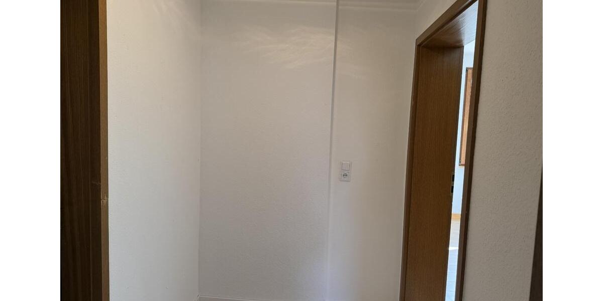 Erdgeschoßwohnung Wermelskirchen - 2 Zimmer, 75 m&sup2;, 750&euro; | Angebot:25720417