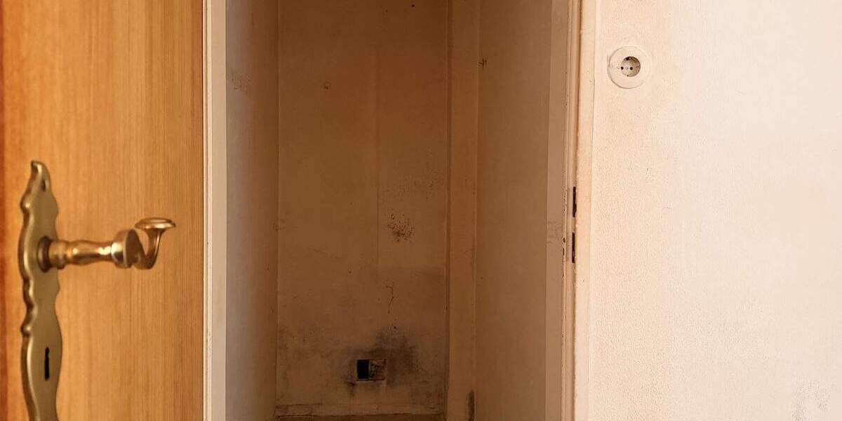 Etagenwohnung mit eigener Garage und Blick ins Grüne 2 zimmer