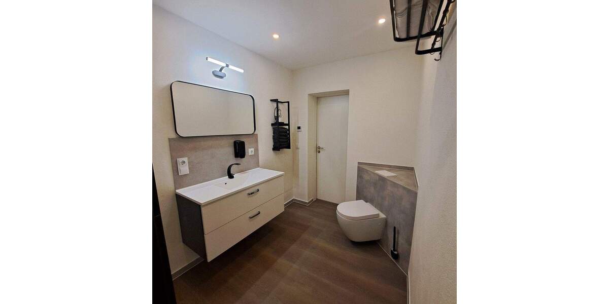 Modernisiertes Zweifamilienhaus 7 zimmer