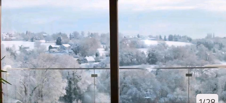 3 Zimmer Penthouse EBK Ausblick , ruhig , zentral 3 zimmer