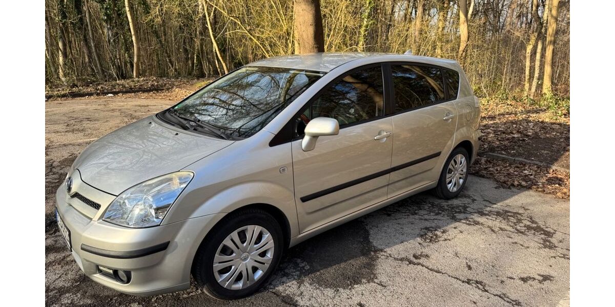 Toyota Corolla Verso 155.530 km 5.500 &euro; Solingen 42653