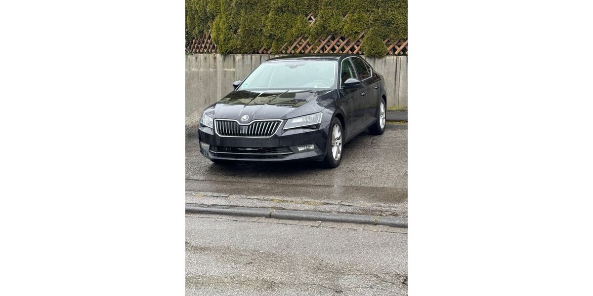 Skoda Superb 143.000 km 11.500 &euro; Remscheid 42857