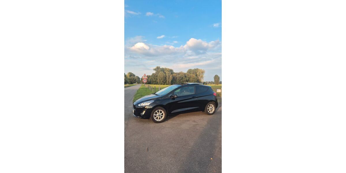 Ford Fiesta 73.000 km 8.900 &euro; Düsseldorf 40223