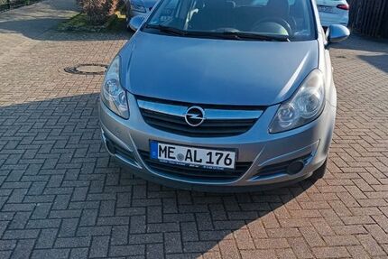 Opel Corsa 160.000 km 2.650 &euro; Hilden 40721