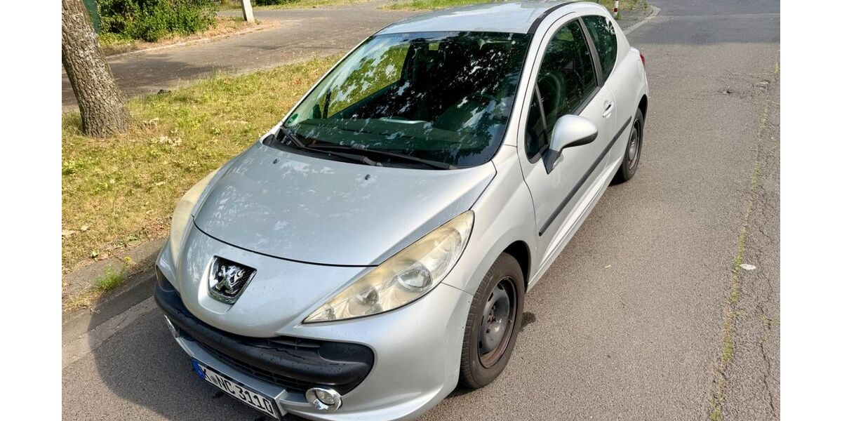 Peugeot 207 135.000 km 2.699 &euro; Engelskirchen 51766