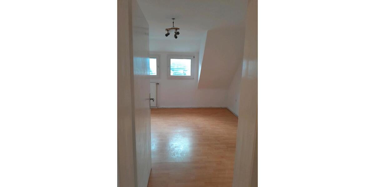 Dachgeschoßwohnung Remscheid Remscheid-Süd - 2 Zimmer, 98 m&sup2;, 1.000&euro; | Angebot:25709780