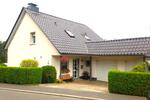 Freistehendes EFH mit Weitblick + perfekter Anbindung