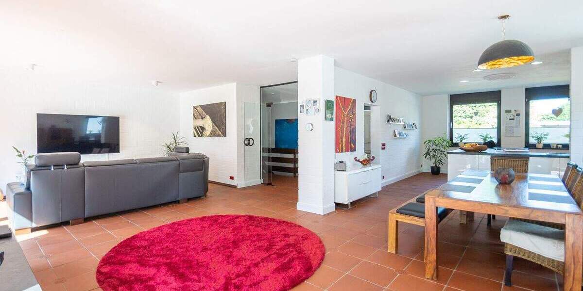 Stilvoller Bungalow mit Pool und liebevoll angelegtem Garten 5 zimmer