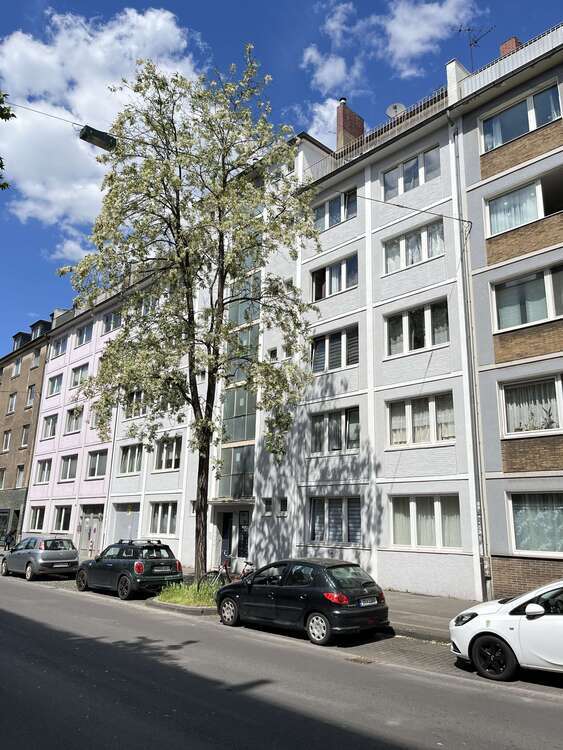 Wohnung zum Kaufen in Düsseldorf 229.000 € 74.54 m²