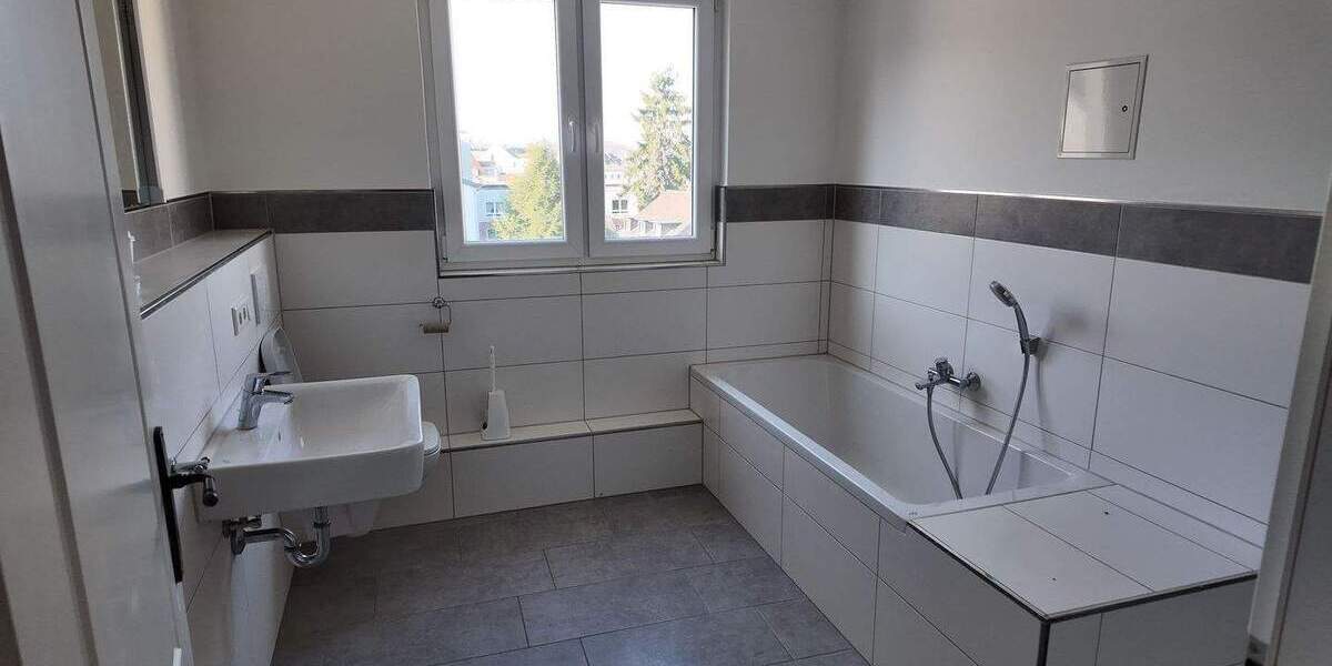 Etagenwohnung Leverkusen Opladen - 3 Zimmer, 106 m&sup2;, 1.250&euro; | Angebot:25666105