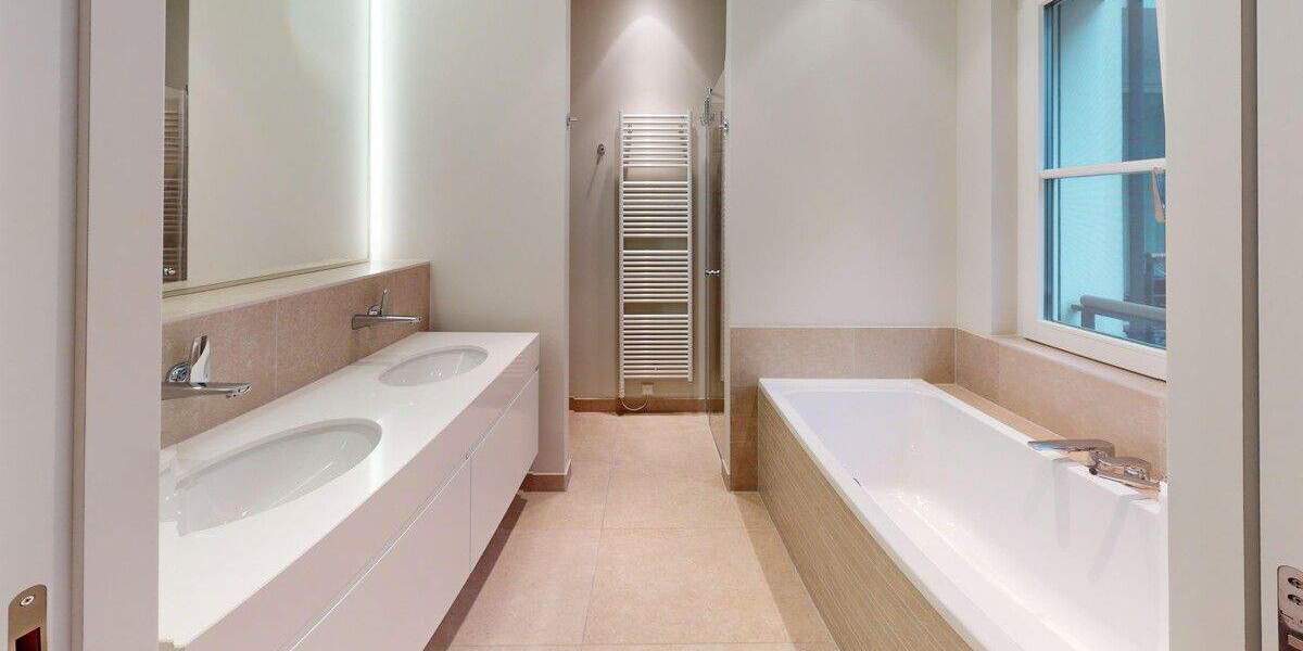 Etagenwohnung Düsseldorf Altstadt - 3 Zimmer, 127 m&sup2;, 3.280&euro; | Angebot:25822309