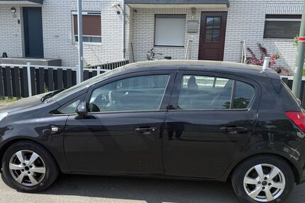 Opel Corsa 144.170 km 2.500 &euro; Düsseldorf 40472