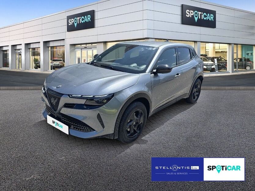 Alfa Romeo Junior 4.980 km 32.888 € Düsseldorf 40472