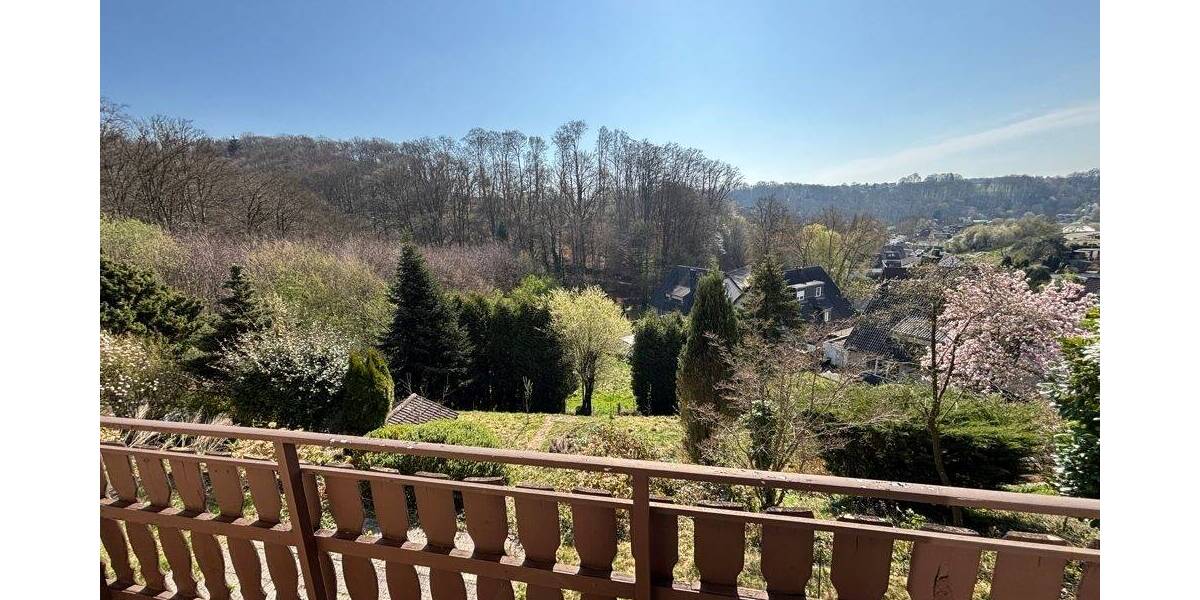 Odenthal: Provisionsfrei investieren - Wohnhaus mit 2 Einheiten unter Verkehrswert 8 zimmer