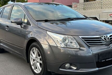 Toyota Avensis 224.000 km 5.900 € Neuss 41460